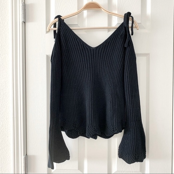 NWOT Venus Black Ribbed Cold-Shoulder V-Neck Sweater - Picture 3 of 7